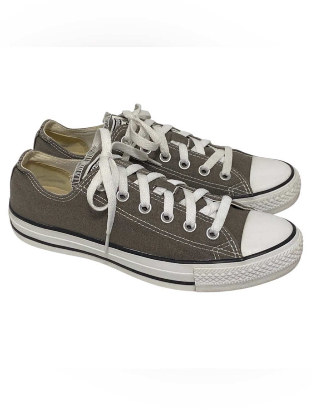 Converse Classic Gray and White Low-Top Sneakers - NEW - Women’s Size 8